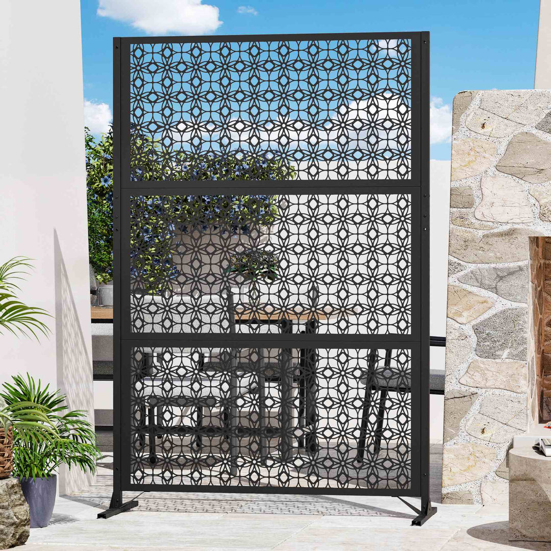 4'x6' Metal Outdoor Privacy Screen with Decorative Pattern
