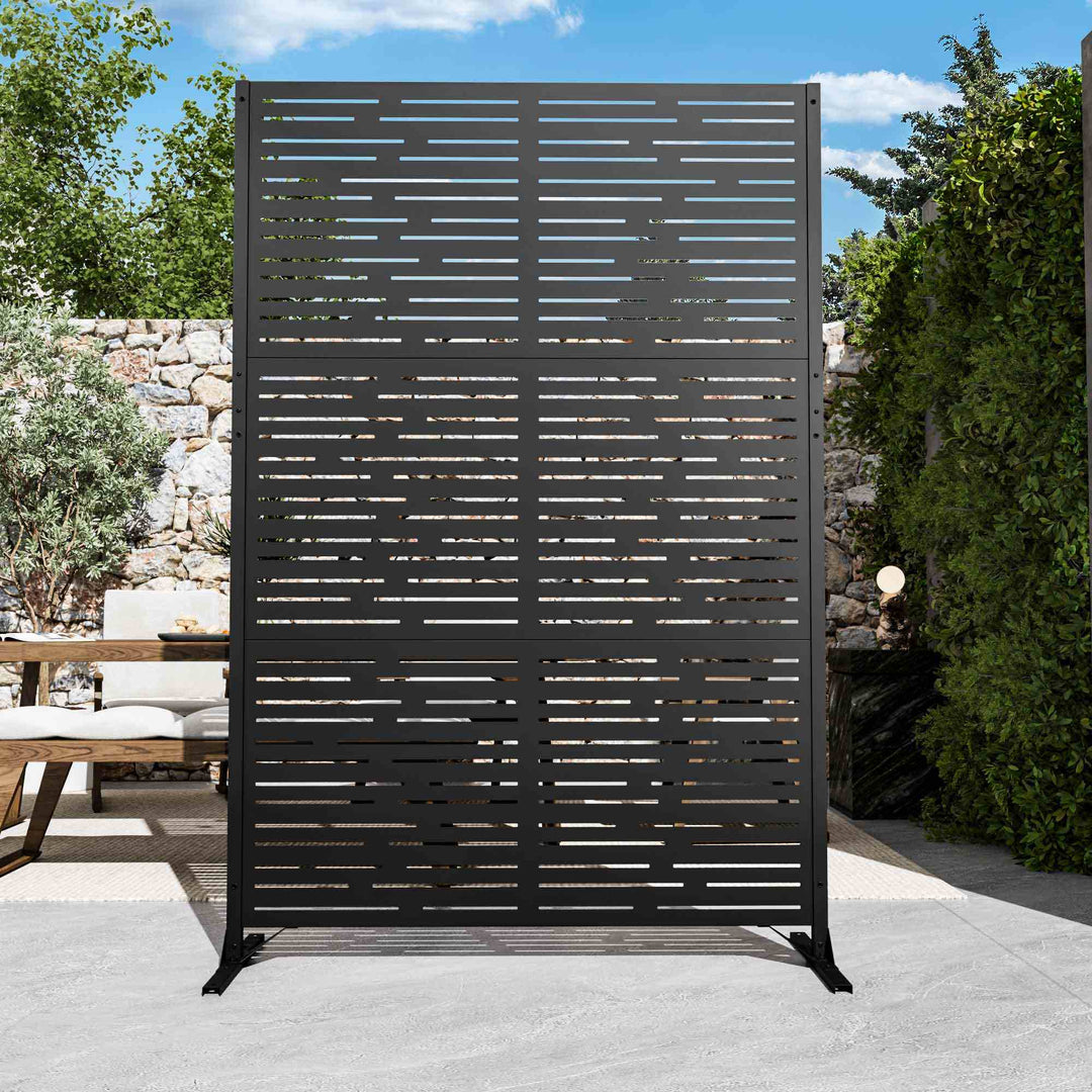 4'x6' Metal Outdoor Privacy Screen with Decorative Pattern